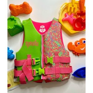 Youth flotation aid vest by Speedo